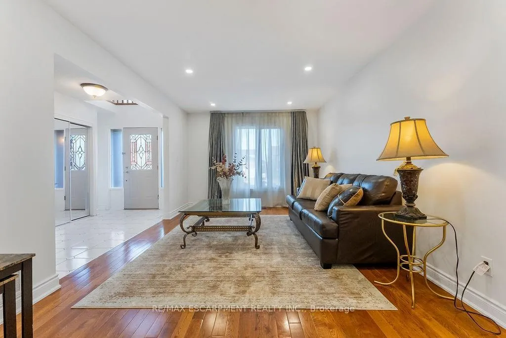 Photo 6 of 113 Greenshire Drive, Hamilton, Gilkson — HOMEH