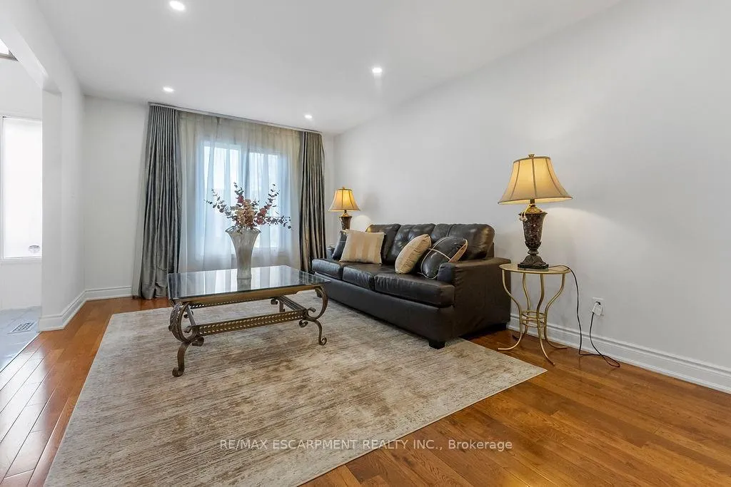 Photo 7 of 113 Greenshire Drive, Hamilton, Gilkson — HOMEH