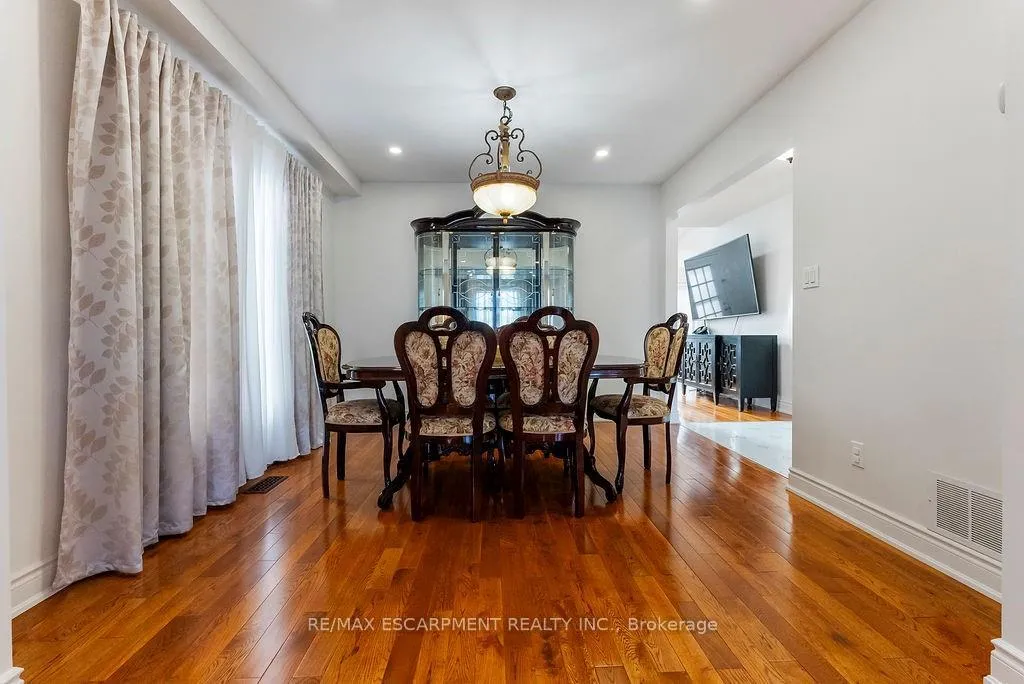 Photo 8 of 113 Greenshire Drive, Hamilton, Gilkson — HOMEH