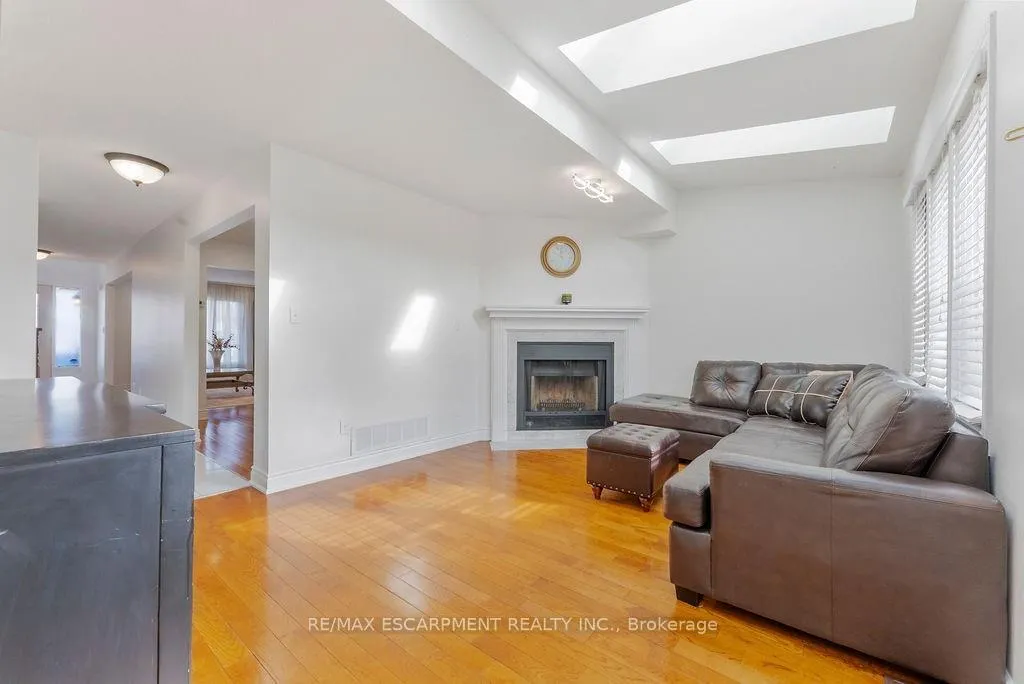 Photo 11 of 113 Greenshire Drive, Hamilton, Gilkson — HOMEH
