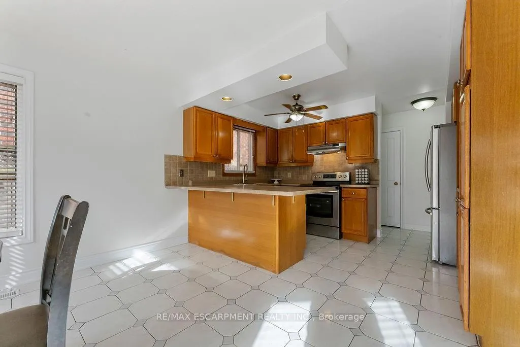 Photo 13 of 113 Greenshire Drive, Hamilton, Gilkson — HOMEH
