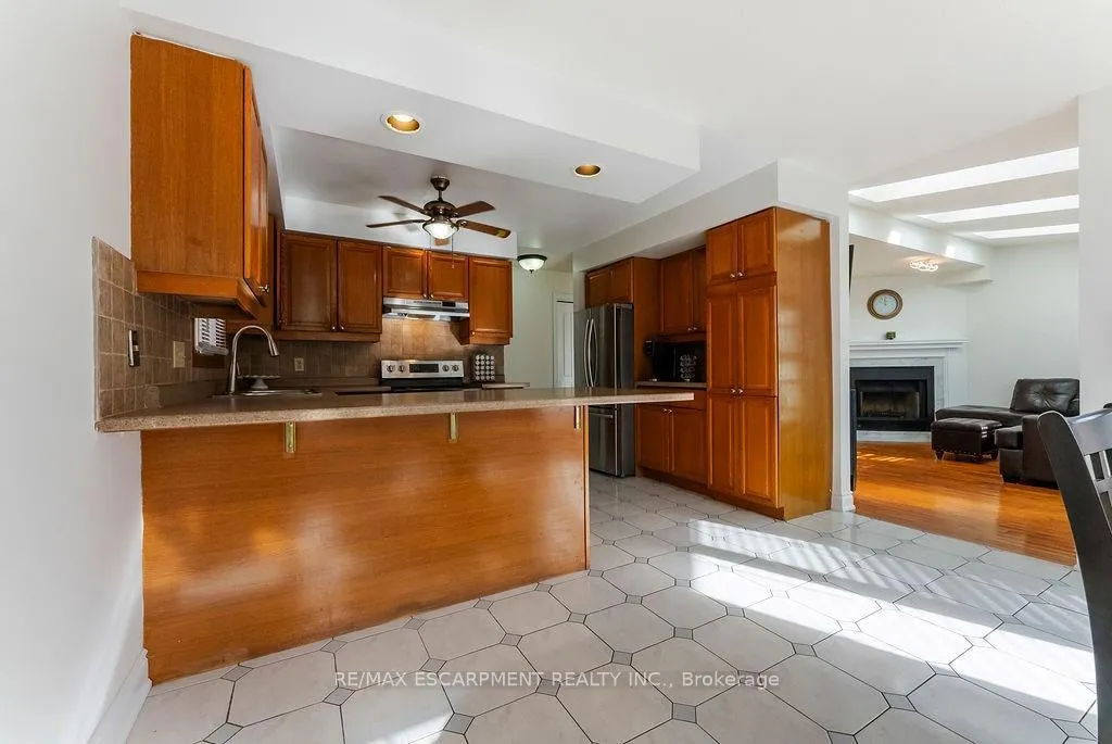 Photo 16 of 113 Greenshire Drive, Hamilton, Gilkson — HOMEH