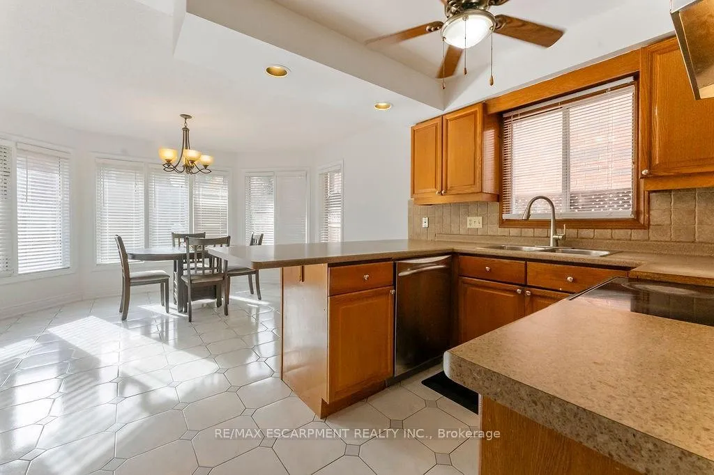 Photo 18 of 113 Greenshire Drive, Hamilton, Gilkson — HOMEH