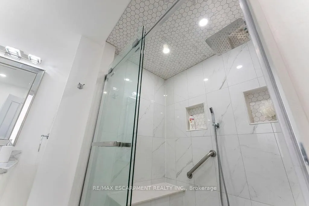 Photo 25 of 113 Greenshire Drive, Hamilton, Gilkson — HOMEH
