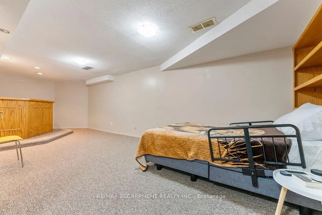 Photo 37 of 113 Greenshire Drive, Hamilton, Gilkson — HOMEH