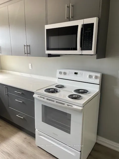 Photo 3 of Unit 1, 2 Cross Street, Halton Hills, Georgetown — HOMEH
