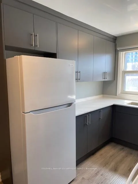 Photo 5 of Unit 1, 2 Cross Street, Halton Hills, Georgetown — HOMEH