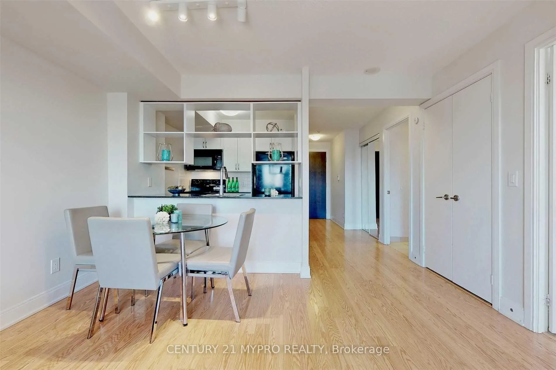 Photo 7 of Unit 1621, 135 Village Green Square, Scarborough, Agincourt South-Malvern West — HOMEH