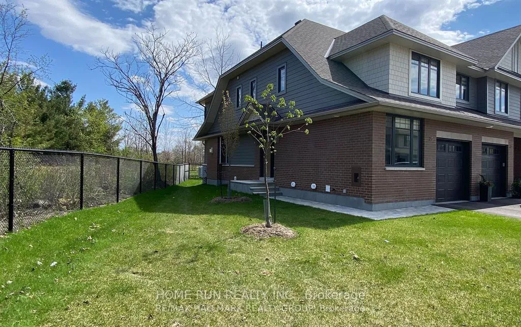 Photo 1 of 25 Kinver Private, Ottawa, Bel Air Heights — HOMEH