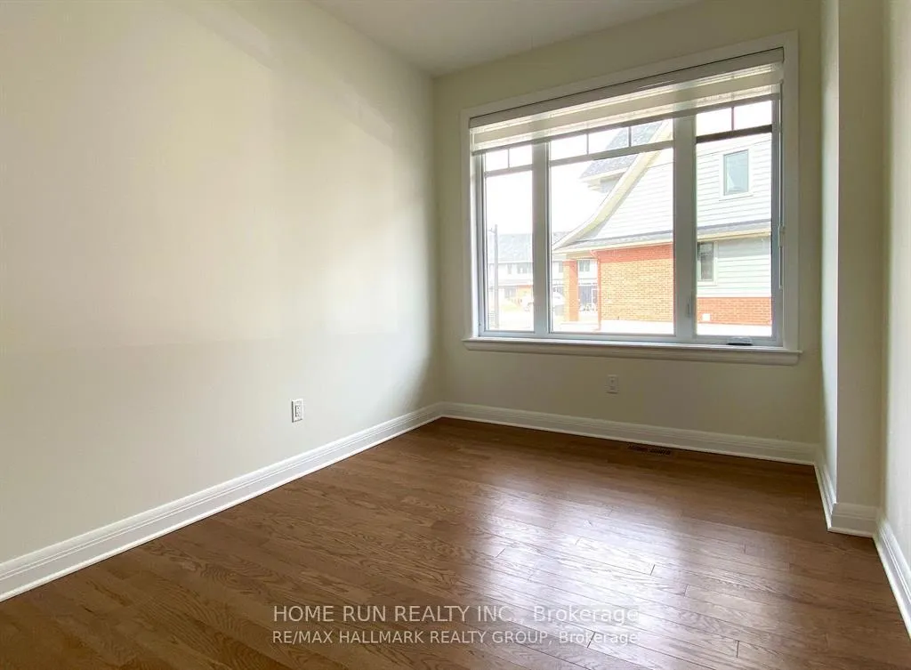Photo 3 of 25 Kinver Private, Ottawa, Bel Air Heights — HOMEH