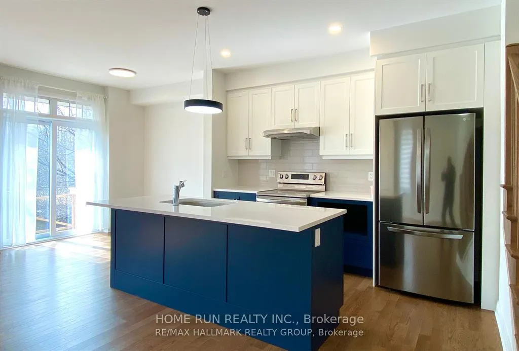 Photo 6 of 25 Kinver Private, Ottawa, Bel Air Heights — HOMEH