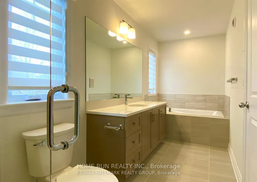 Photo 14 of 25 Kinver Private, Ottawa, Bel Air Heights — HOMEH