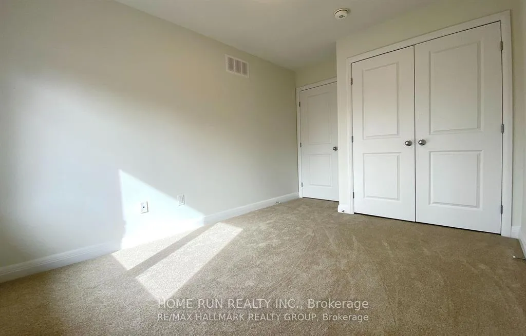 Photo 16 of 25 Kinver Private, Ottawa, Bel Air Heights — HOMEH