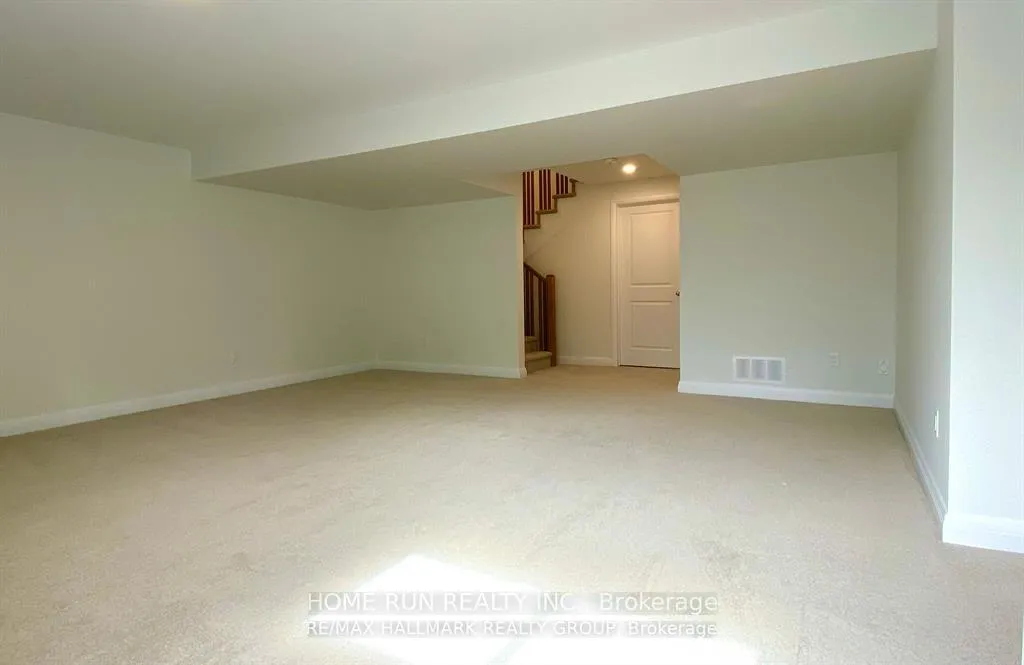 Photo 24 of 25 Kinver Private, Ottawa, Bel Air Heights — HOMEH