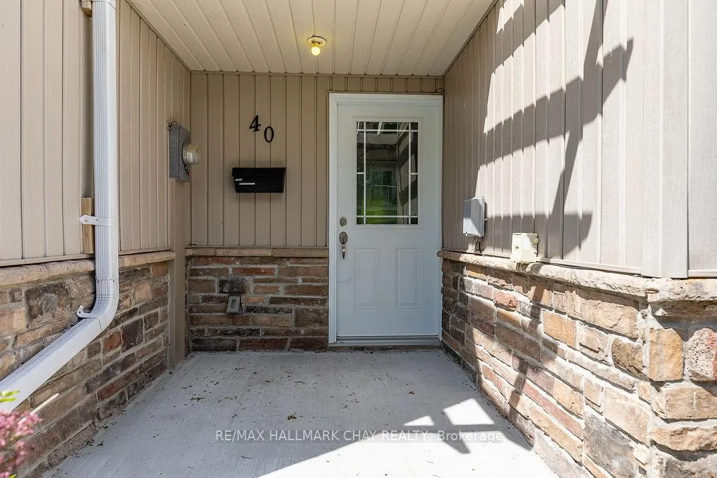 Photo 4 of Unit 40, 12 Lankin Boulevard, Orillia — HOMEH