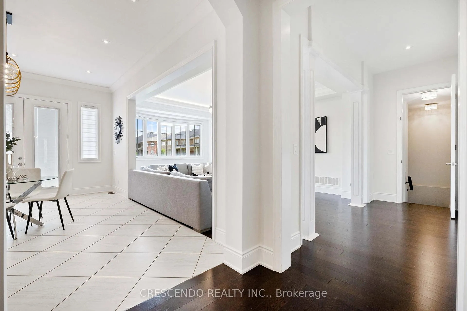 Photo 8 of 171 Woodgate Pines Drive, Vaughan, Kleinburg — HOMEH