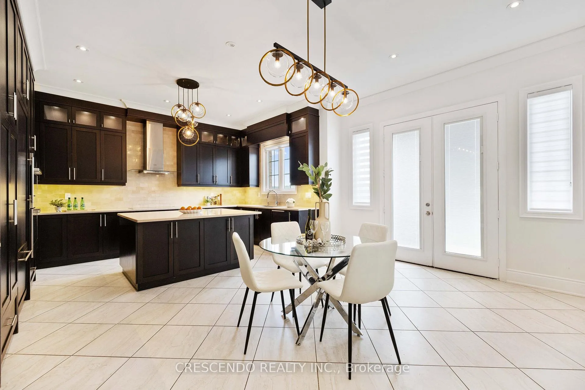 Photo 9 of 171 Woodgate Pines Drive, Vaughan, Kleinburg — HOMEH