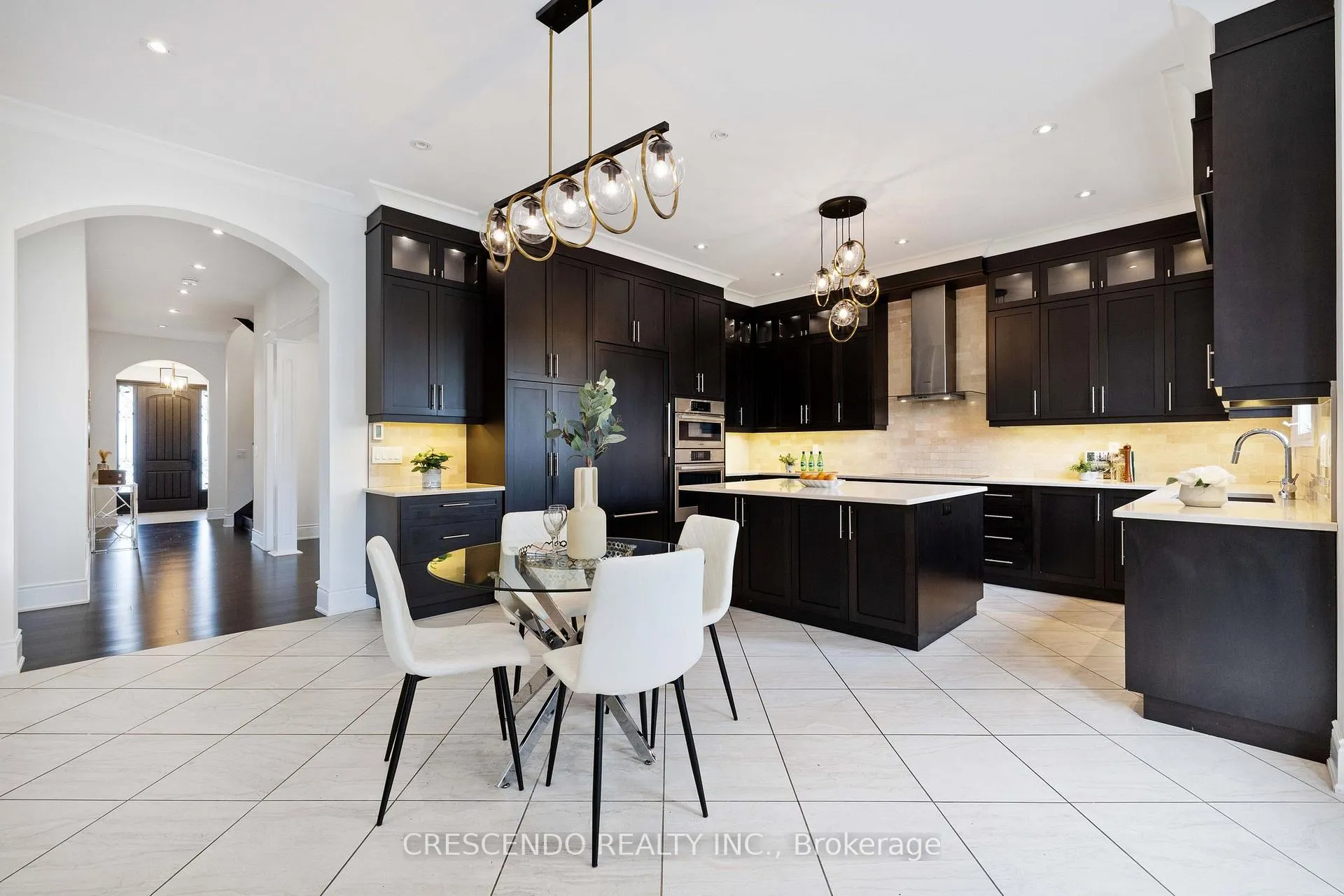 Photo 10 of 171 Woodgate Pines Drive, Vaughan, Kleinburg — HOMEH