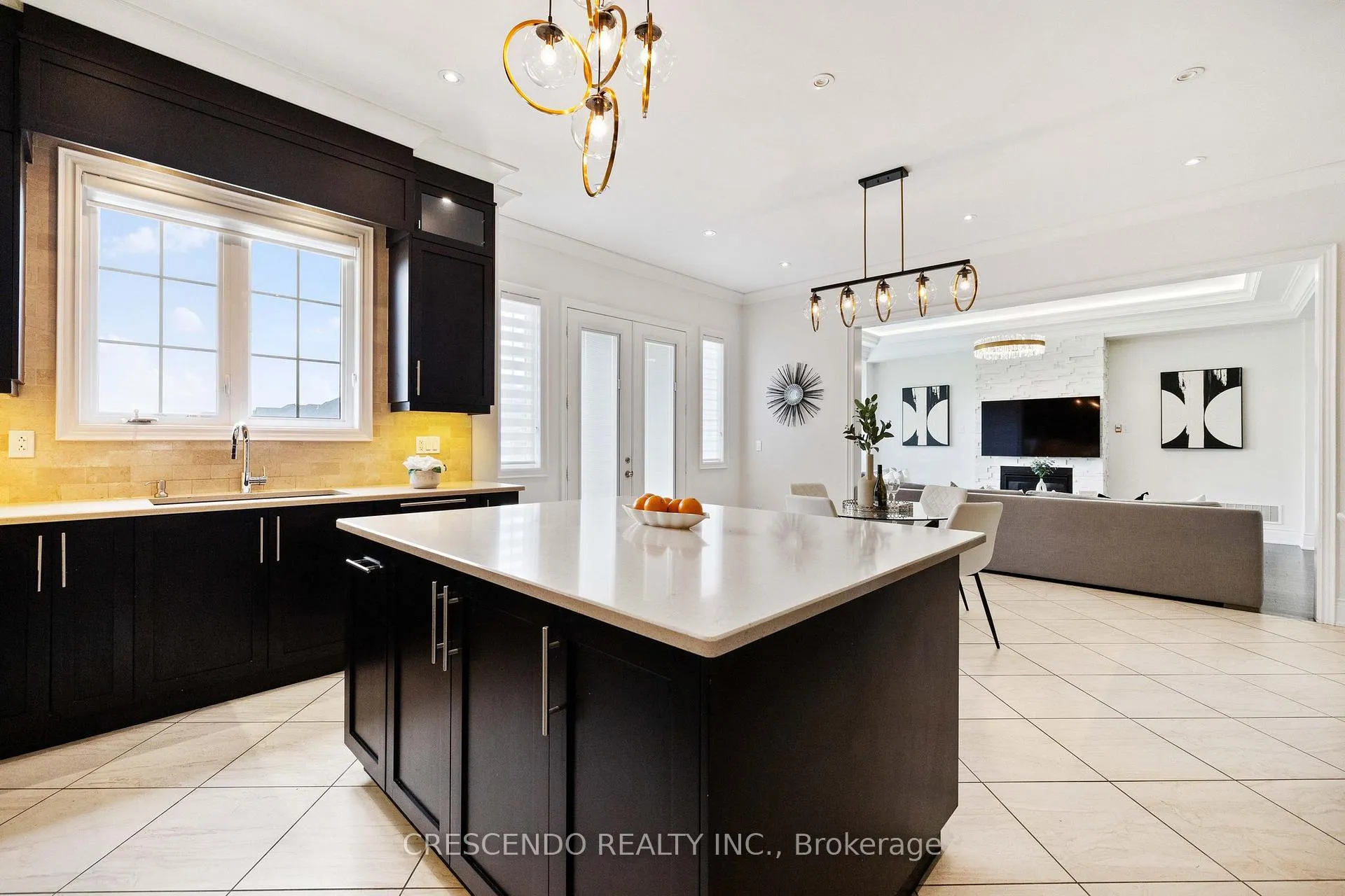 Photo 12 of 171 Woodgate Pines Drive, Vaughan, Kleinburg — HOMEH