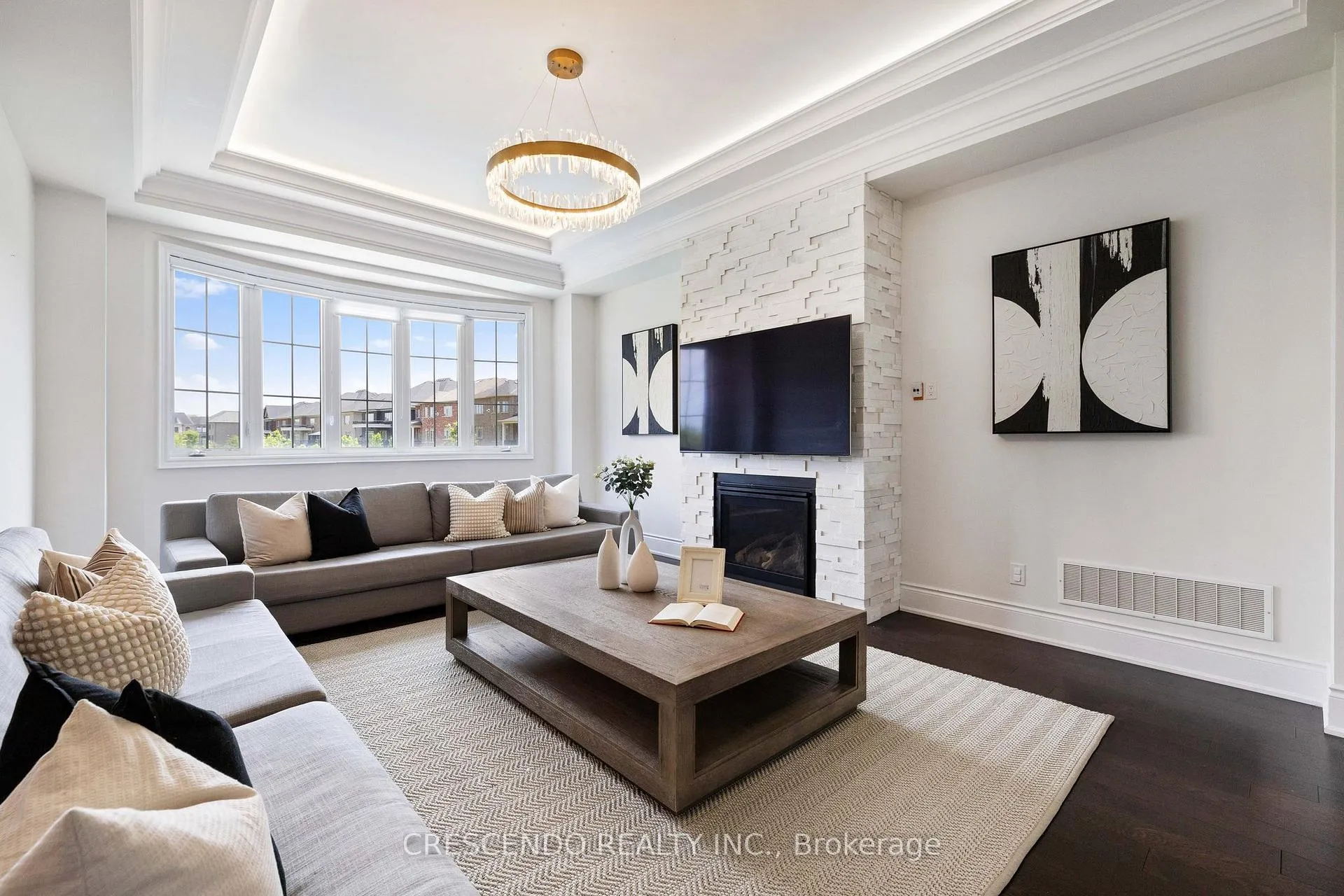 Photo 14 of 171 Woodgate Pines Drive, Vaughan, Kleinburg — HOMEH