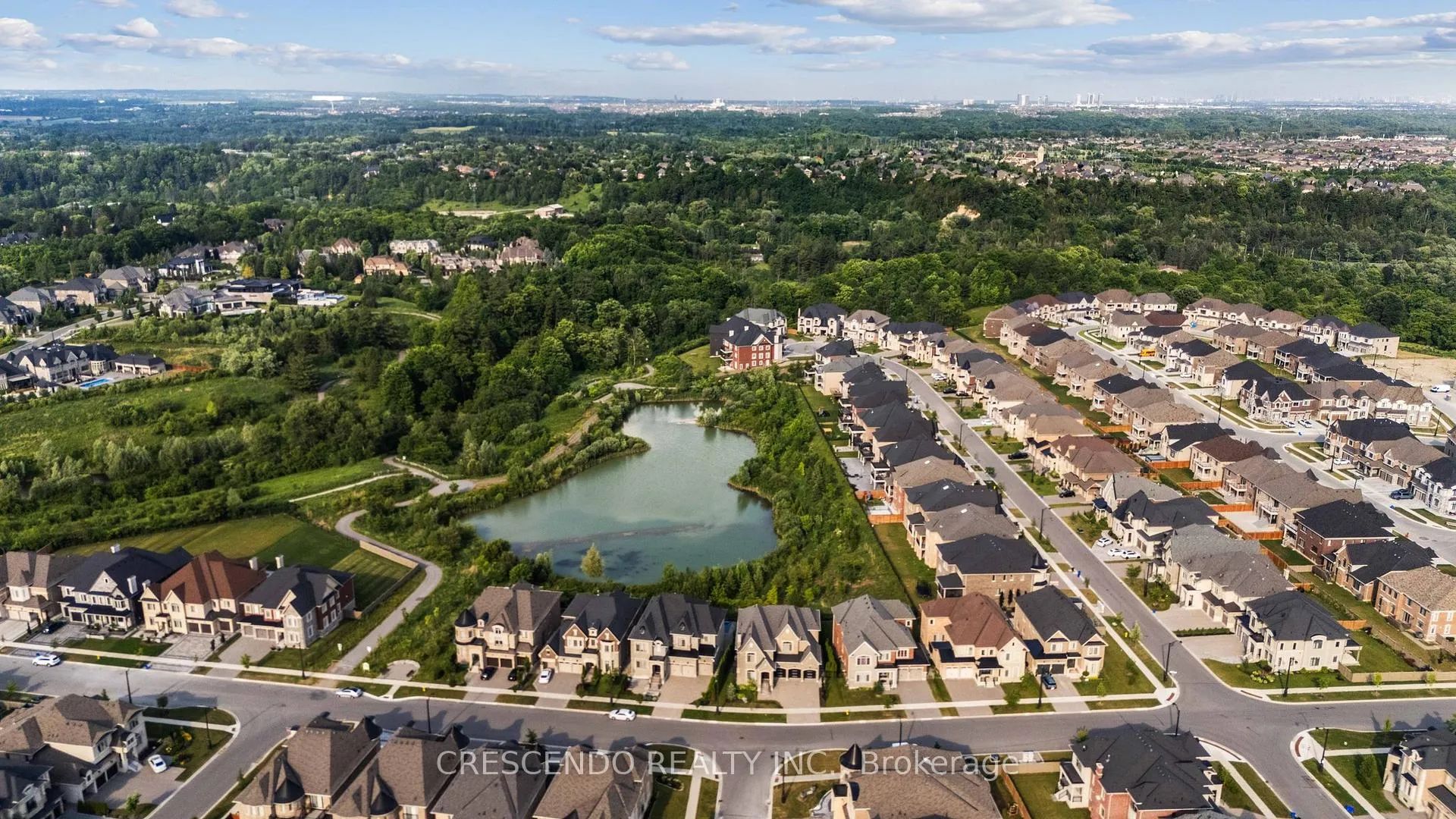 Photo 43 of 171 Woodgate Pines Drive, Vaughan, Kleinburg — HOMEH