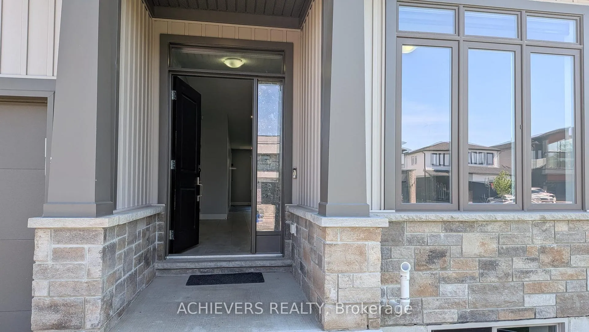 Photo 2 of Unit 49, 2272 Evans Boulevard, London, South E — HOMEH