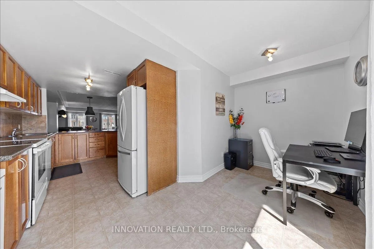 Photo 3 of Unit 12, 742b Chapman Mills Drive, Ottawa, Barrhaven - Strandherd — HOMEH