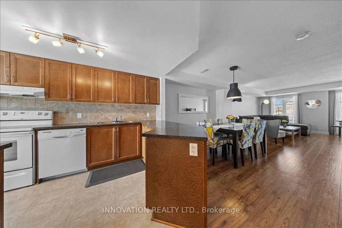 Photo 4 of Unit 12, 742b Chapman Mills Drive, Ottawa, Barrhaven - Strandherd — HOMEH