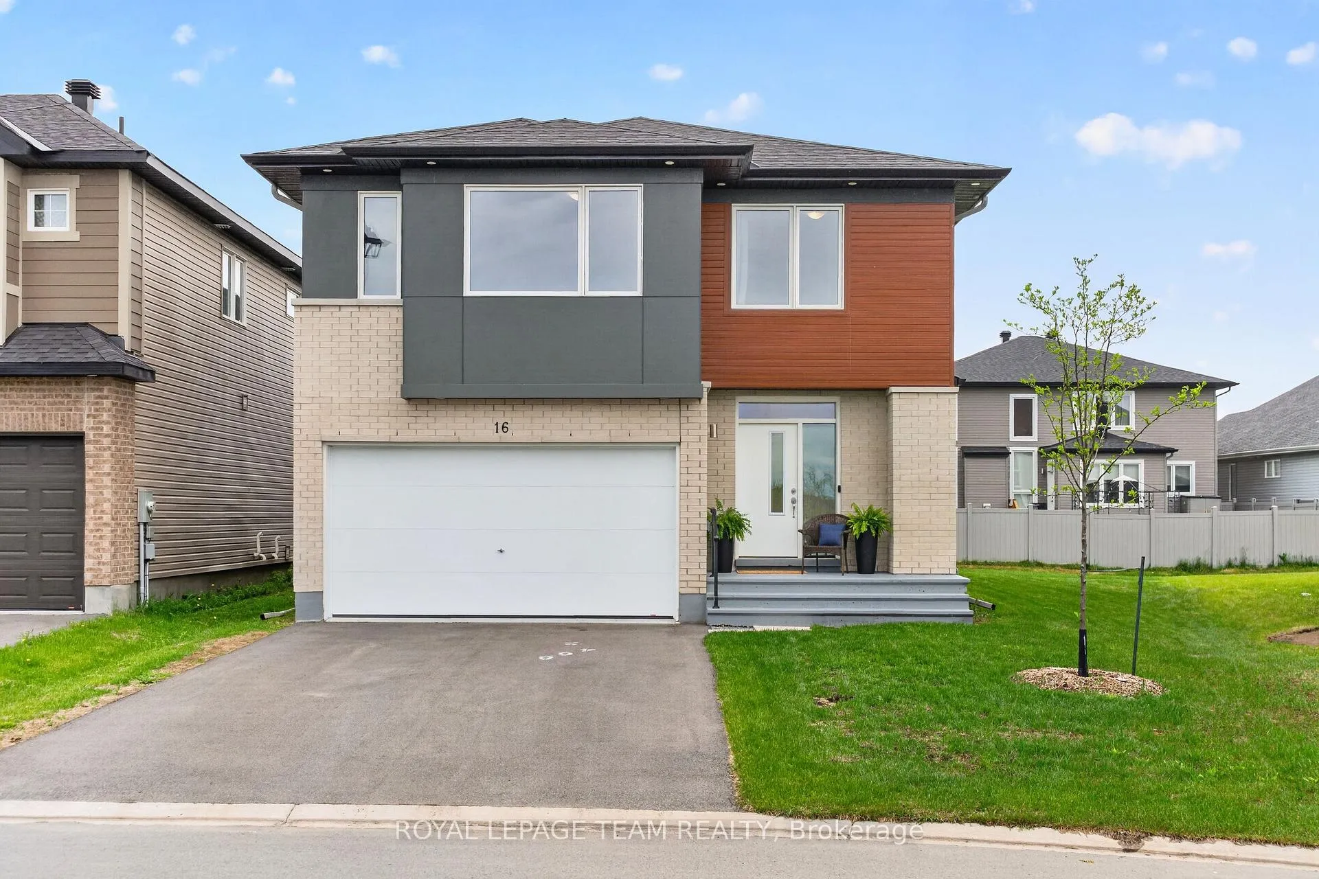 Photo 1 of 16 Stanzel Drive, Carleton Place — HOMEH