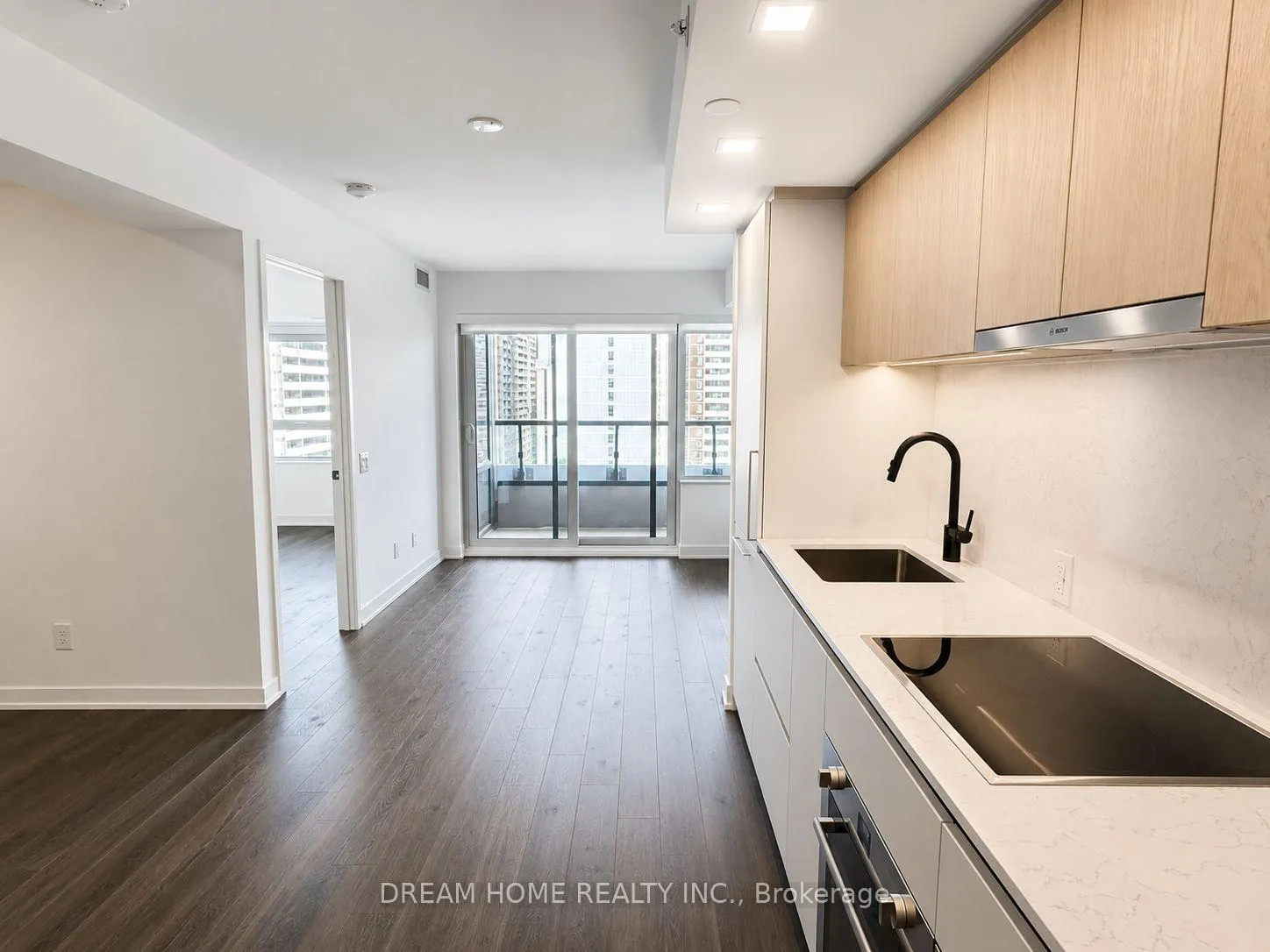 Photo 2 of Unit 1601, 609 Sherbourne Street, Toronto, North St. James Town — HOMEH
