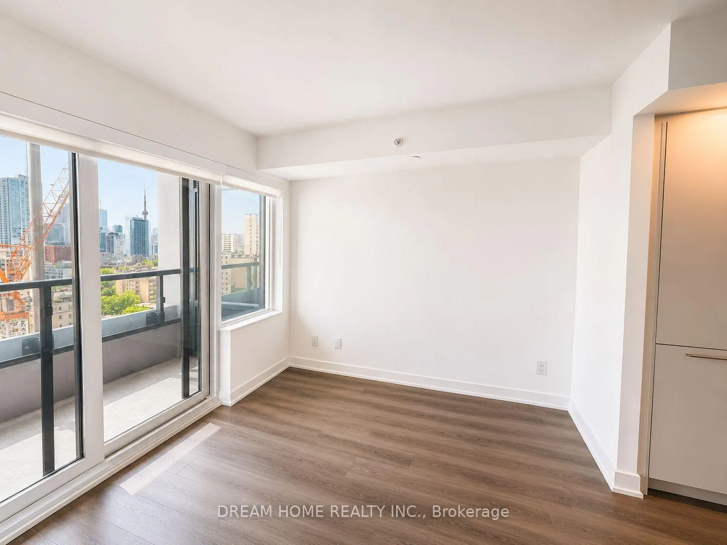 Photo 5 of Unit 1601, 609 Sherbourne Street, Toronto, North St. James Town — HOMEH
