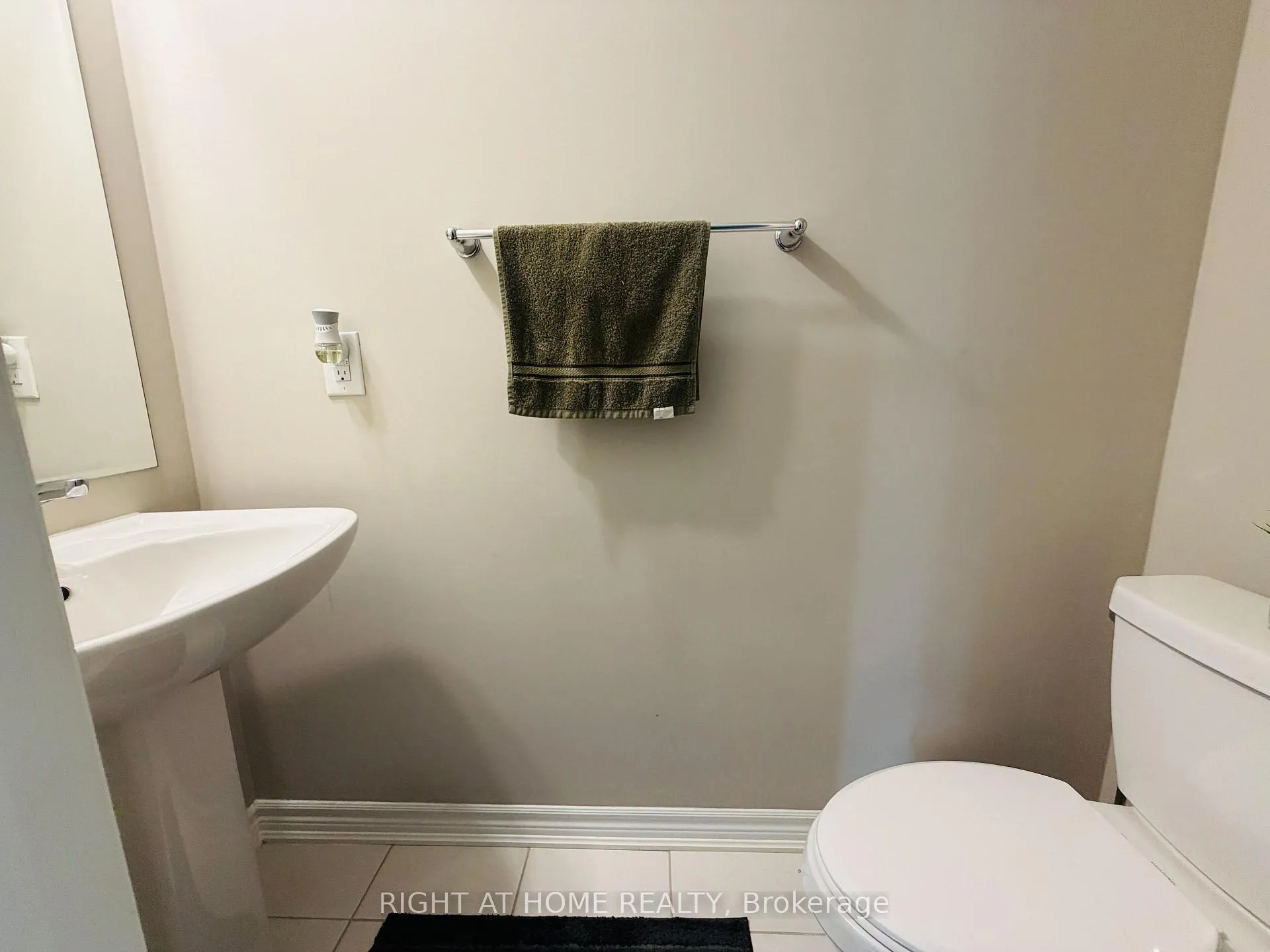 Photo 10 of 567 Bellflower Court, Milton, Walker — HOMEH