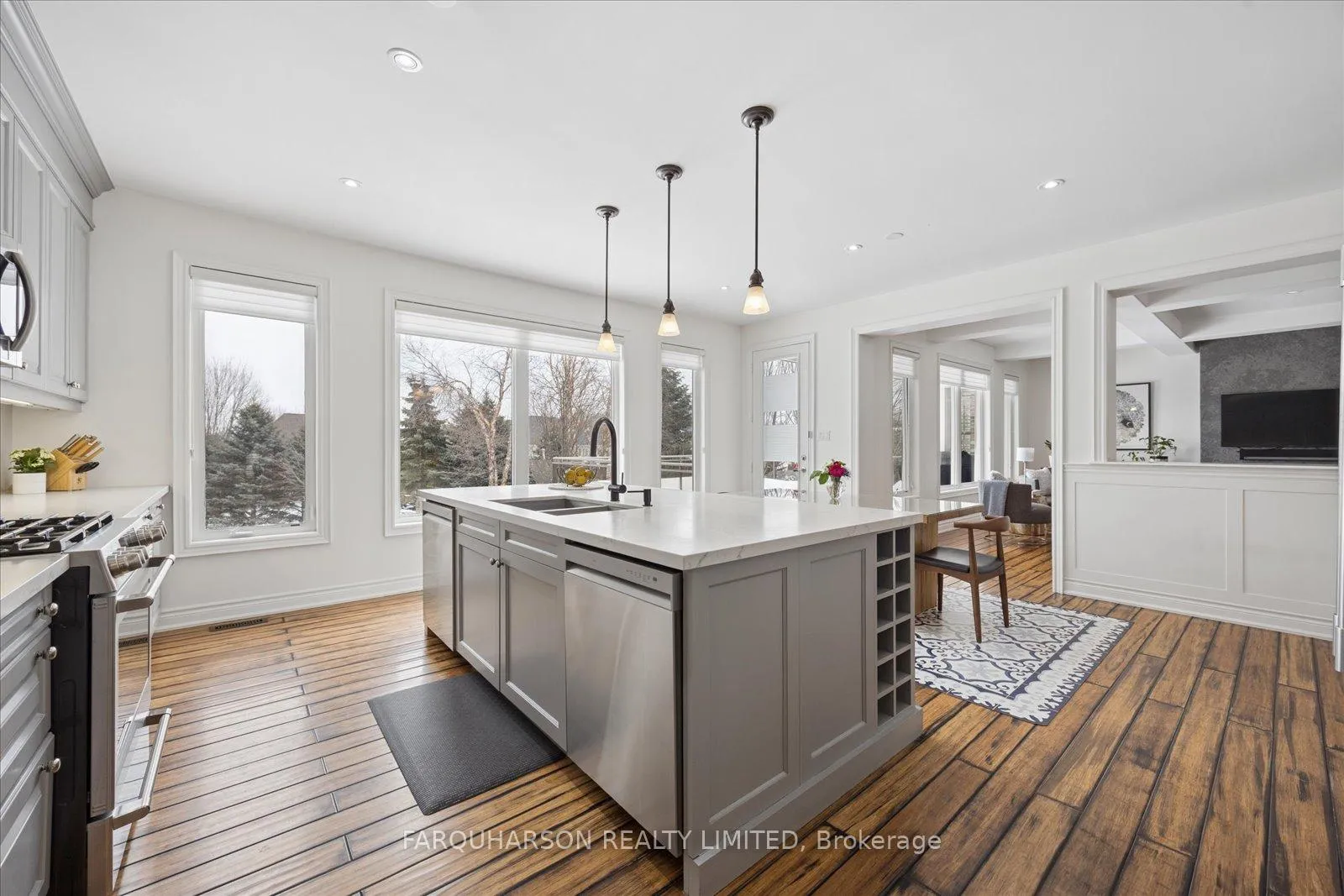 Photo 10 of 15 Forestgreen Drive, Uxbridge, Rural Uxbridge — HOMEH
