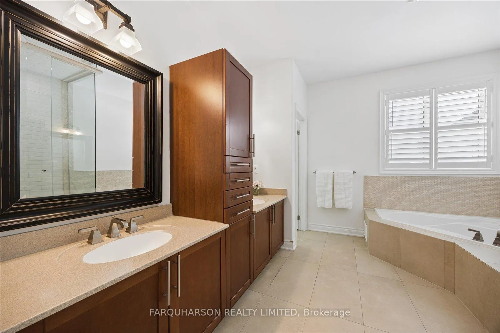 Photo 16 of 15 Forestgreen Drive, Uxbridge, Rural Uxbridge — HOMEH