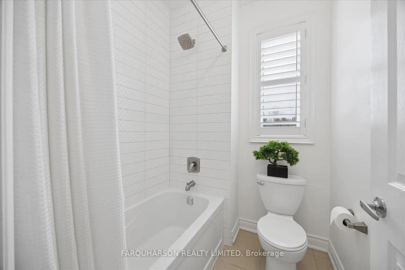 Photo 21 of 15 Forestgreen Drive, Uxbridge, Rural Uxbridge — HOMEH