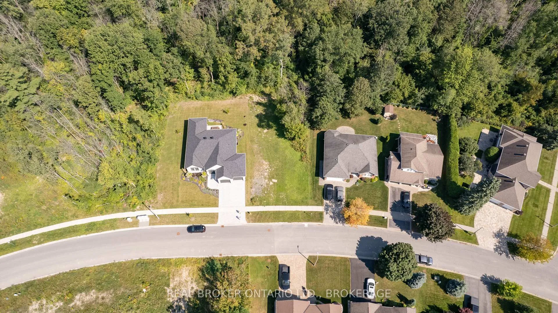 Photo 3 of 1265 Riverdale Avenue, Cornwall — HOMEH