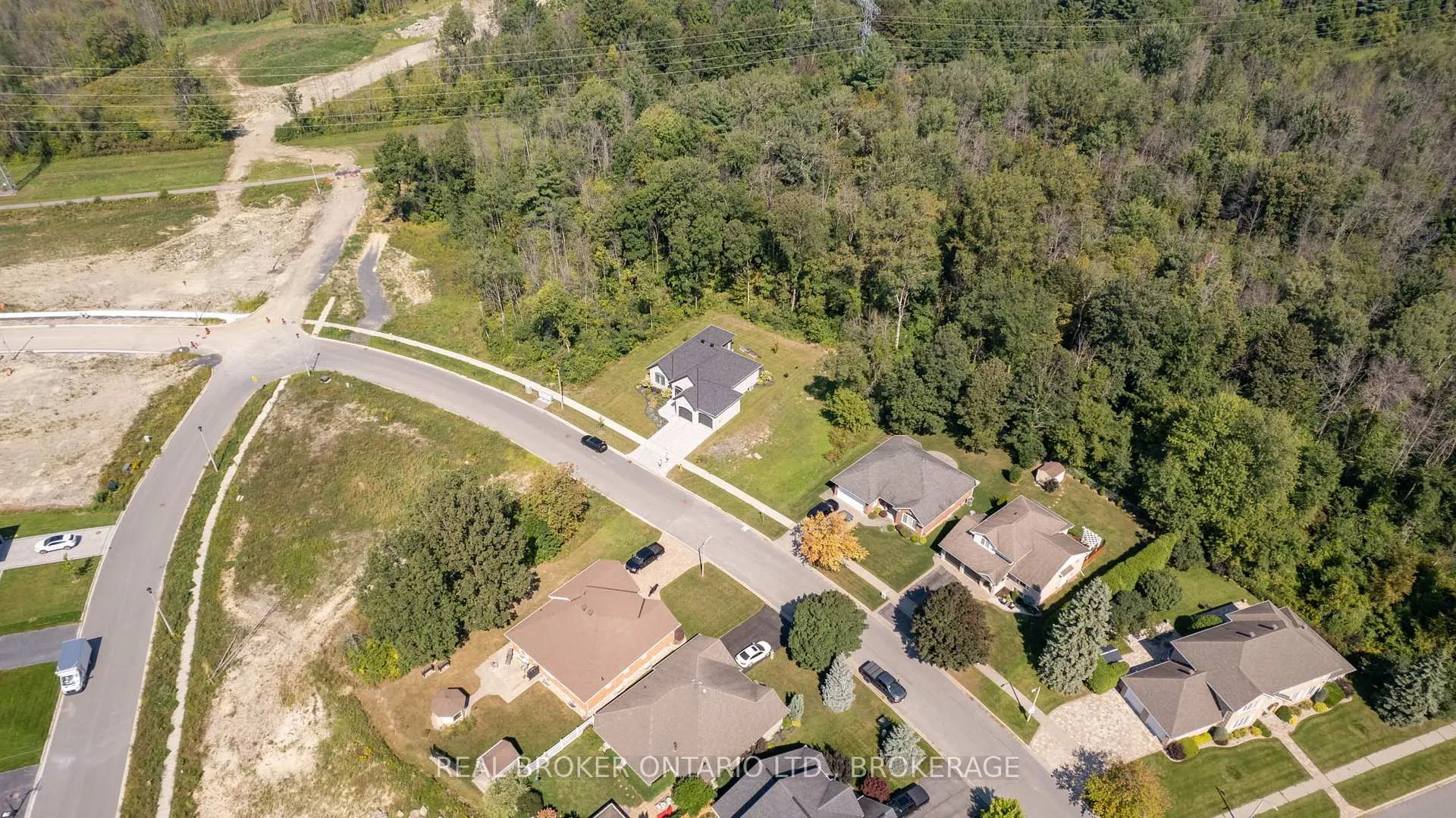 Photo 4 of 1265 Riverdale Avenue, Cornwall — HOMEH