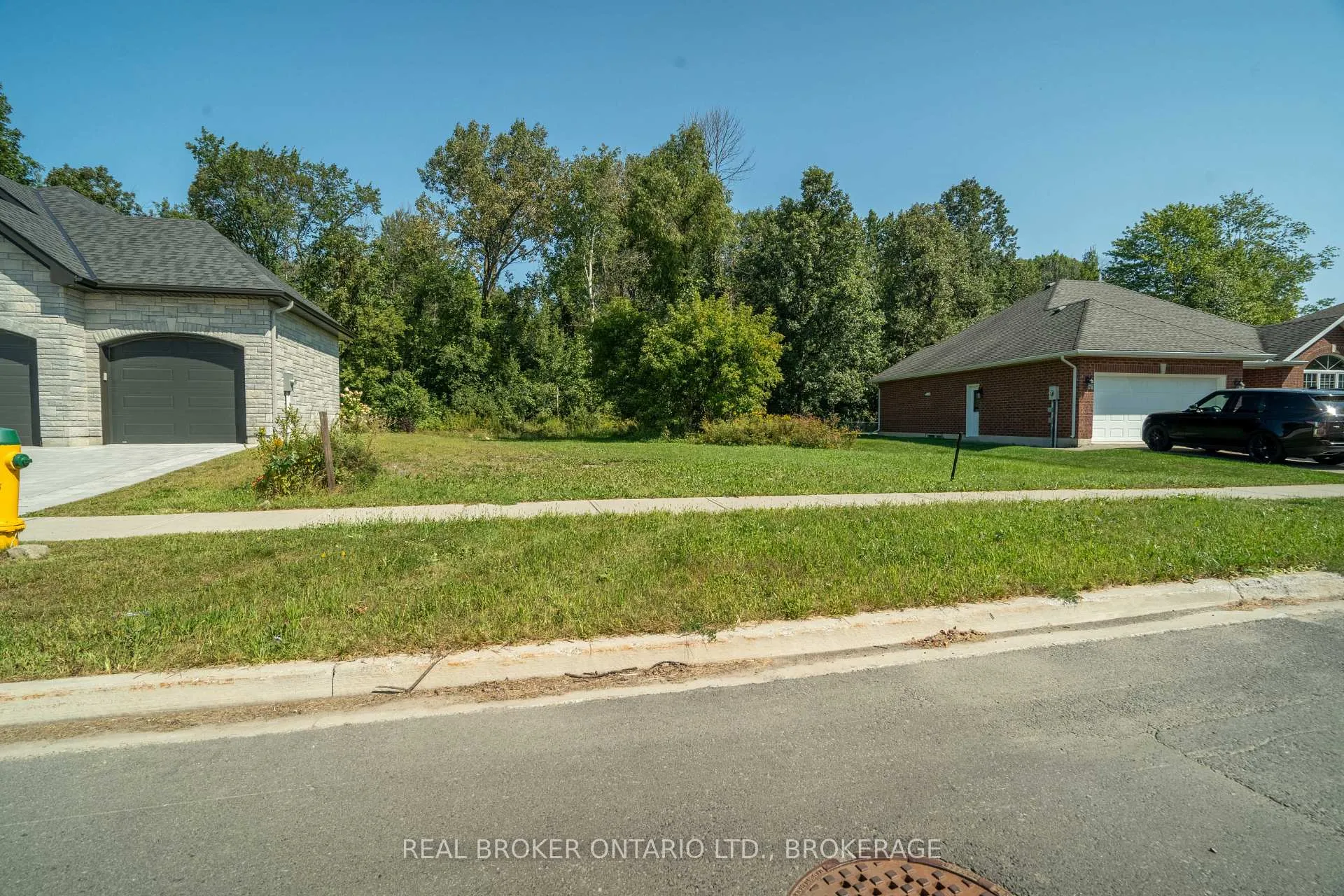 Photo 8 of 1265 Riverdale Avenue, Cornwall — HOMEH