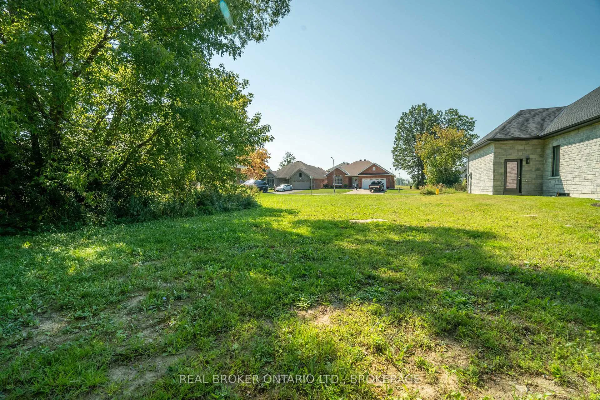Photo 9 of 1265 Riverdale Avenue, Cornwall — HOMEH