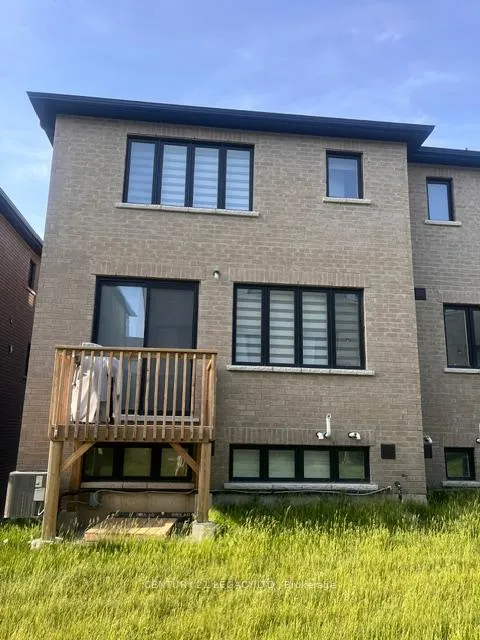 Photo 40 of 131 Blue Frst Crescent, Barrie, Innis-Shore — HOMEH