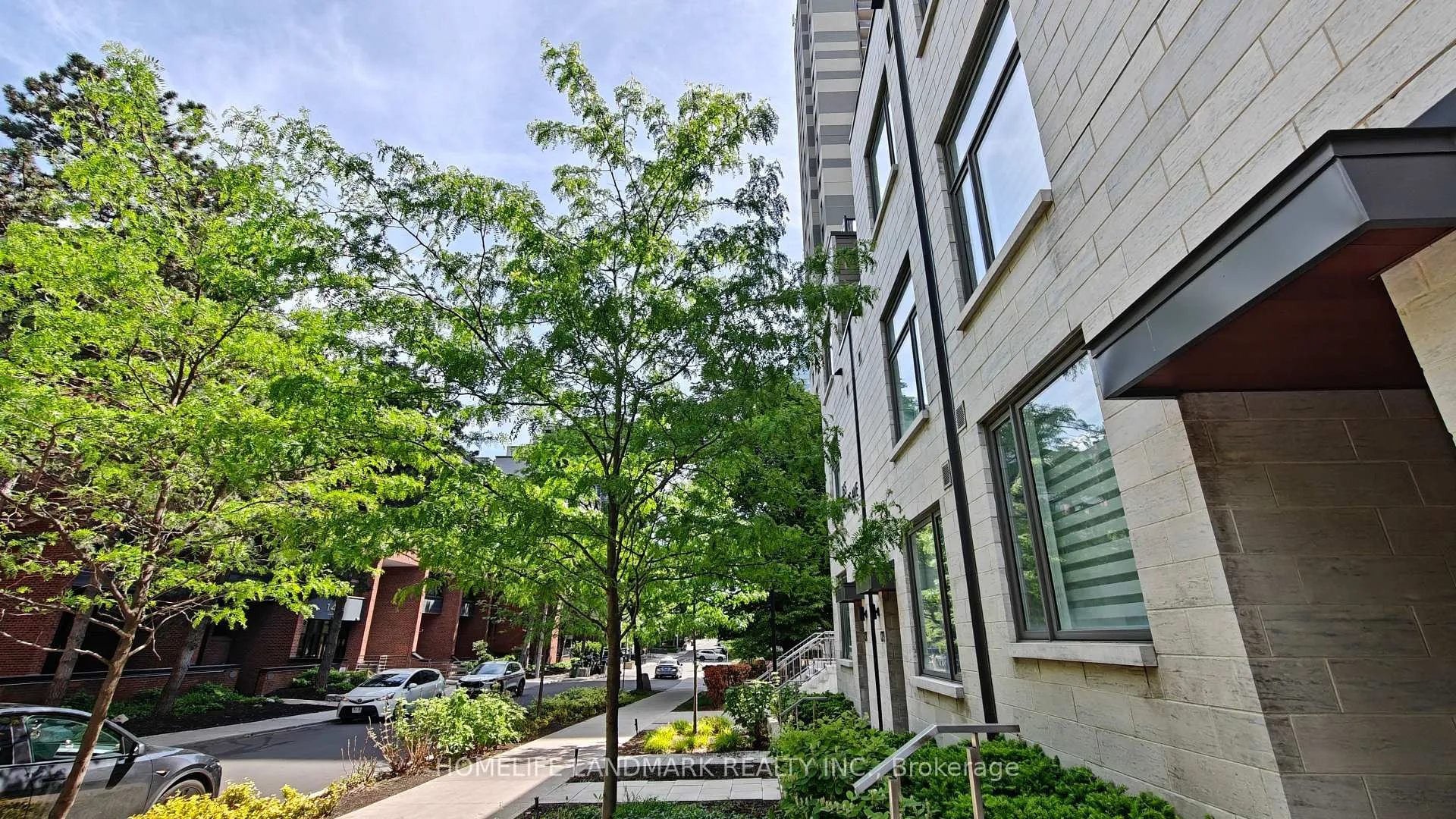 Photo 2 of Unit Th #7, 165 Pears Avenue, Toronto, The Annex — HOMEH