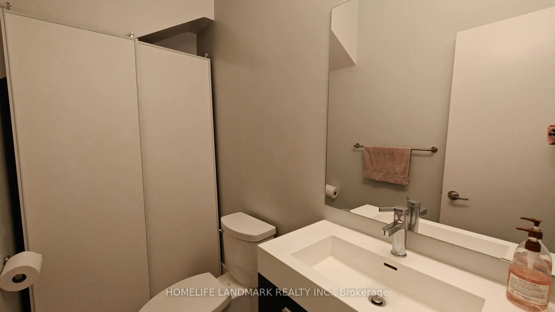 Photo 8 of Unit Th #7, 165 Pears Avenue, Toronto, The Annex — HOMEH