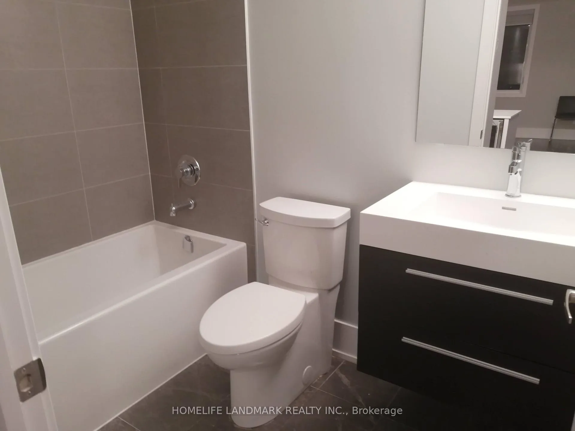 Photo 18 of Unit Th #7, 165 Pears Avenue, Toronto, The Annex — HOMEH