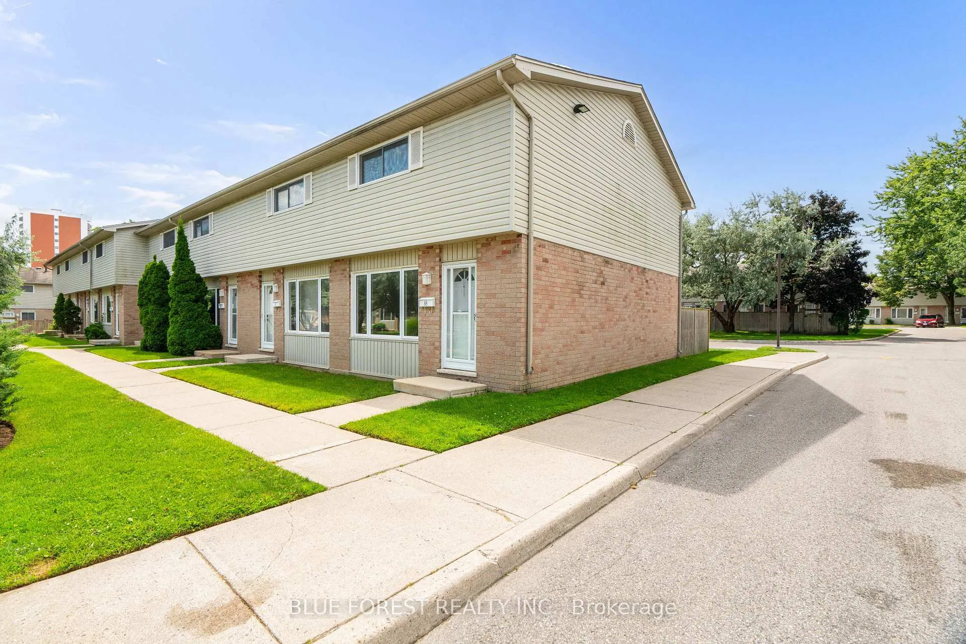 Front of Unit 88, 1095 Jalna Boulevard