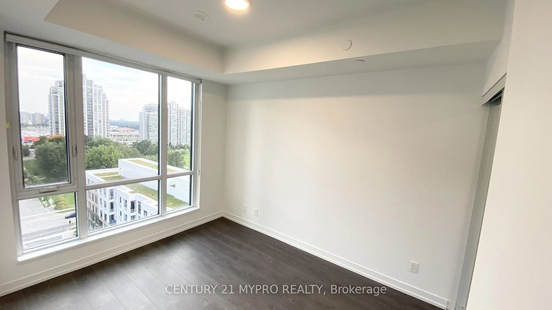 Photo 11 of Unit 1206, 8 Beverley Glen Boulevard, Vaughan, Beverley Glen — HOMEH