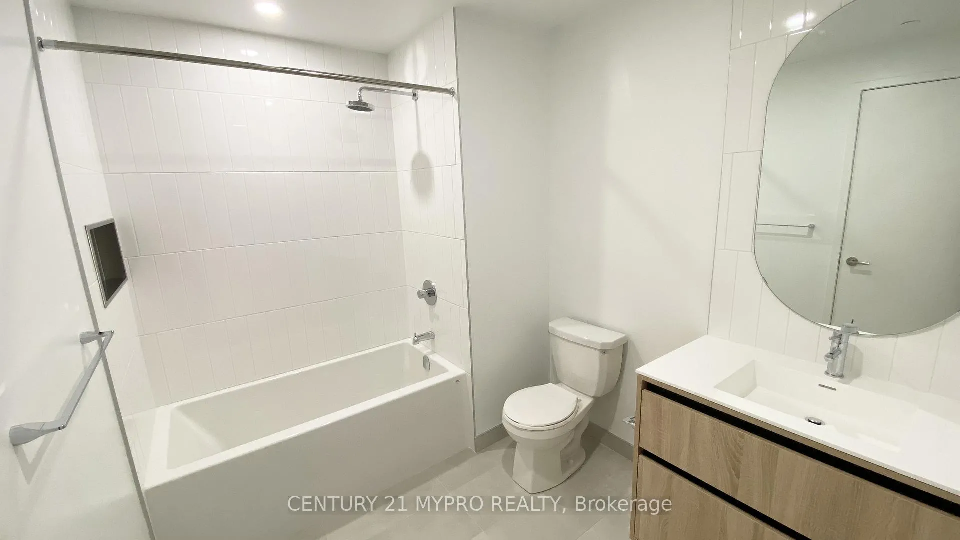 Photo 12 of Unit 1206, 8 Beverley Glen Boulevard, Vaughan, Beverley Glen — HOMEH