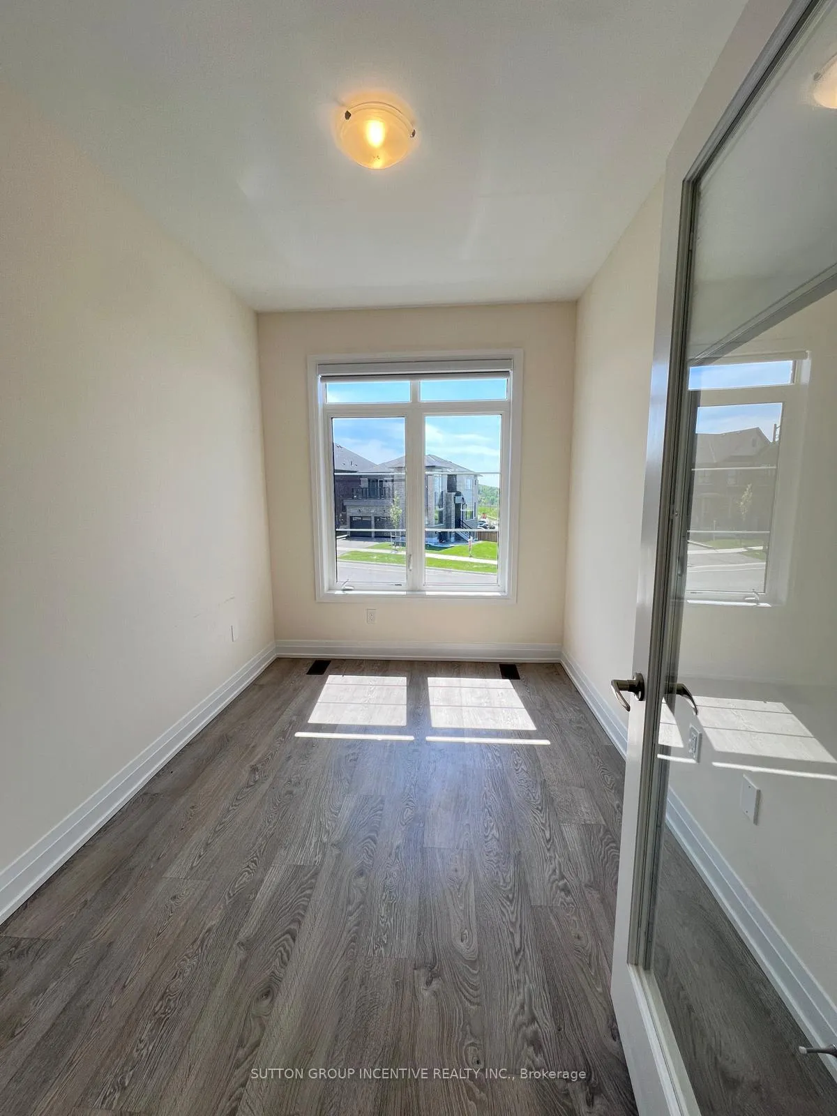 Photo 3 of 47 Bearberry Road, Springwater, Midhurst — HOMEH