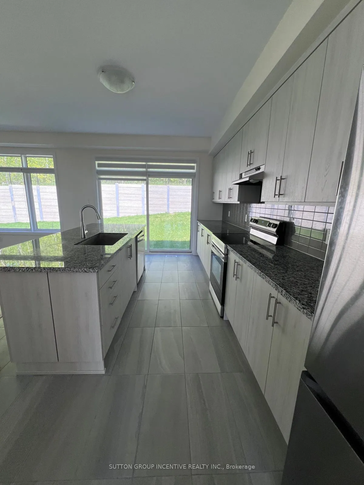 Photo 5 of 47 Bearberry Road, Springwater, Midhurst — HOMEH