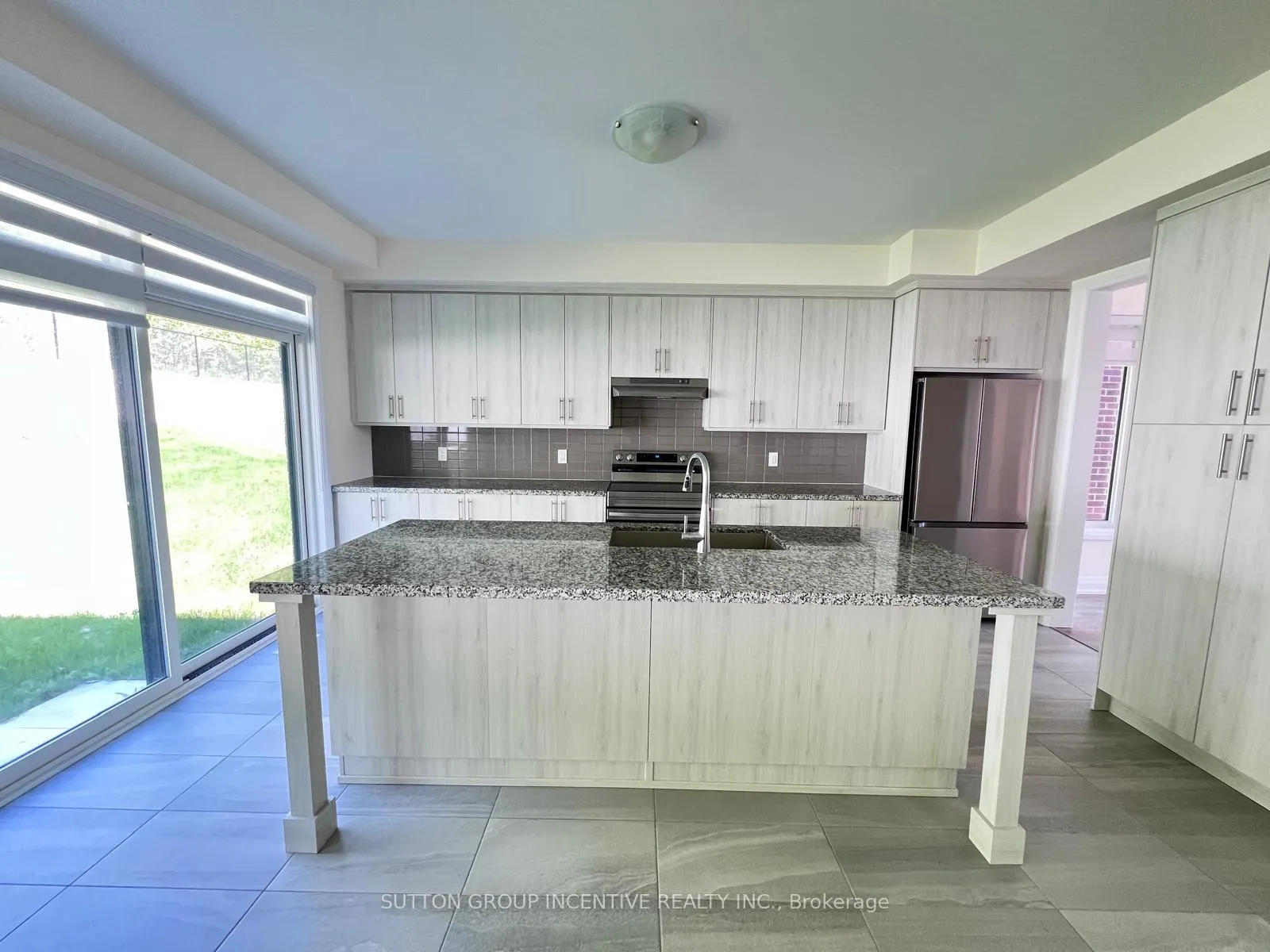 Photo 8 of 47 Bearberry Road, Springwater, Midhurst — HOMEH
