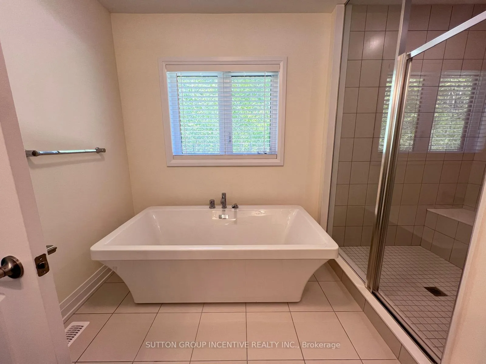 Photo 20 of 47 Bearberry Road, Springwater, Midhurst — HOMEH